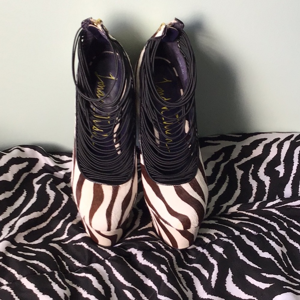 💰💰London Trash Ceres Leather Platform Heels💰💰